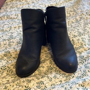 Naturalizer black ankle booties with perforated detailing size 7.5